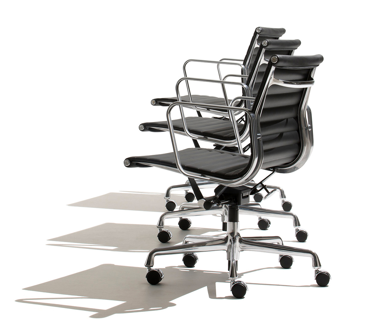 办公椅|现代真皮中班椅|办公家具|华体会体育官方在线官网家具|伊姆斯中班椅